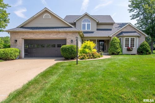 17 Dexter Blvd, Eldridge, IA, 52748-9537 | Card Image