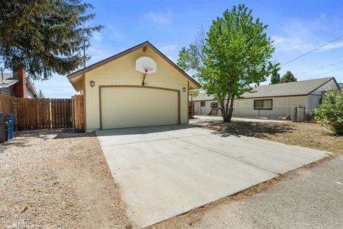 912 Sequoia Dr, Big Bear City, CA, 92314-9367 | Card Image