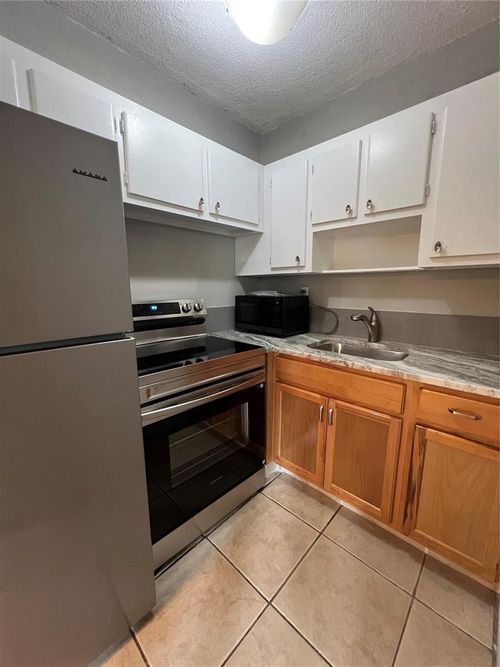 4-2016 Ne 17th Ct, Fort Lauderdale, FL, 33305-2501 | Card Image