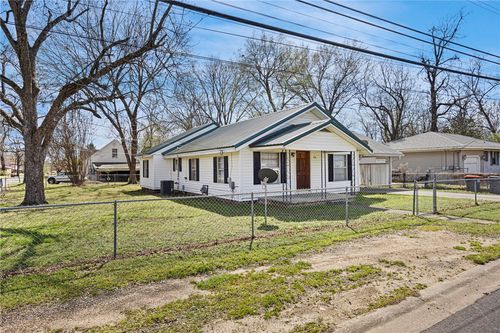 418 E J St, Russellville, AR, 72801-4019 | Card Image