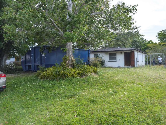 yard | Image 8