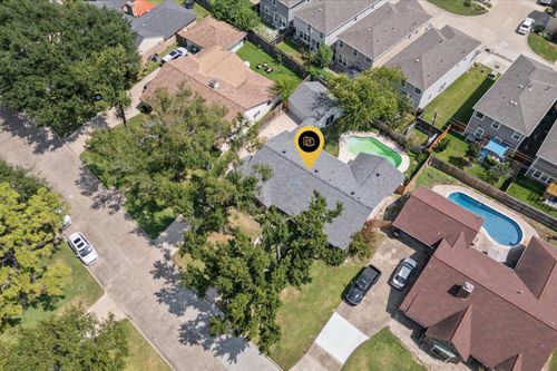 2914 Riata Ln, Houston, TX, 77043-1313 | Card Image