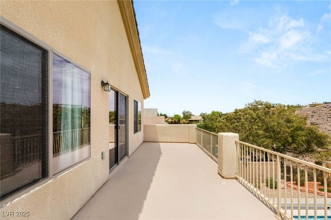 17 Morninglow Pass, House other with 4 bedrooms, 4 bathrooms and null parking in Henderson NV | Image 38