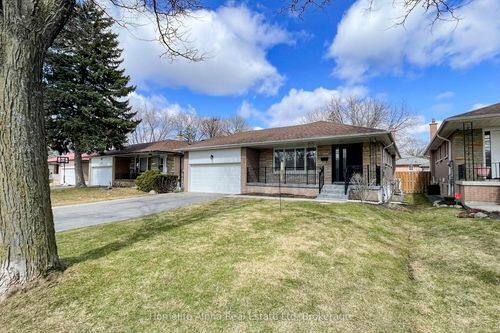 373 Becker Rd, Richmond Hill, ON, L4C2S3 | Card Image