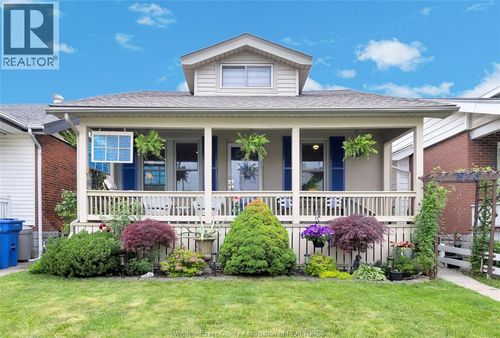 823 Lawrence Rd, Windsor, ON, N8Y3Z6 | Card Image