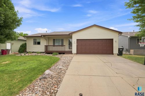 816 S Wheatland Ave, Sioux Falls, SD, 57106-8403 | Card Image