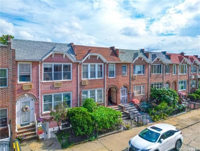 1234 Tabor, Home with 6 bedrooms, 3 bathrooms and null parking in Bensonhurst NY | Image 3