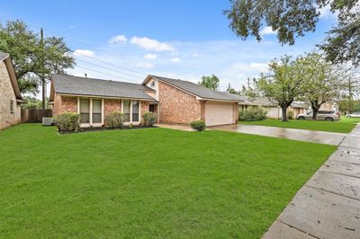 Welcome home to Settlers Park! Zoned to great school and walkable to the neighborhood park! | Image 1