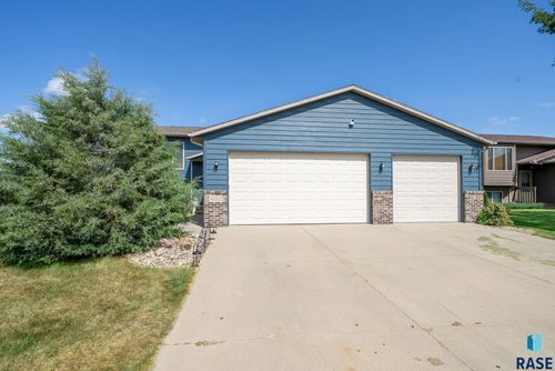 4112 W 92nd St, Sioux Falls, SD, 57108-6326 | Card Image