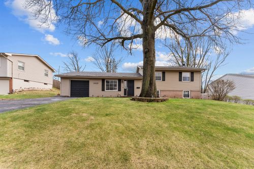 2425 W 46th St, Davenport, IA, 52806-5011 | Card Image
