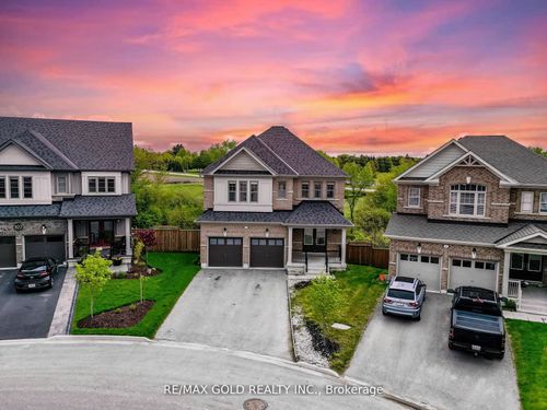201 Mcfarlane Cres, Fergus, ON, N1M0G5 | Card Image