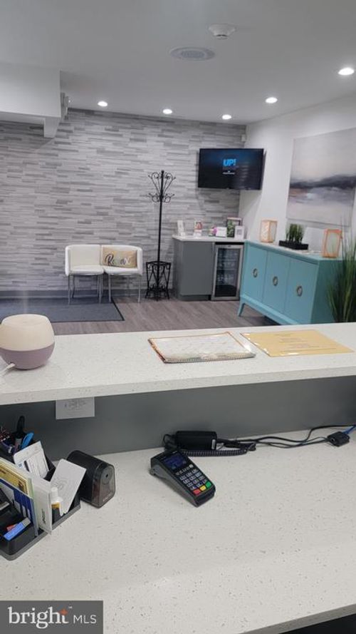 ste-303-320 Middletown Blvd, LANGHORNE, PA, 19047-3205 | Card Image