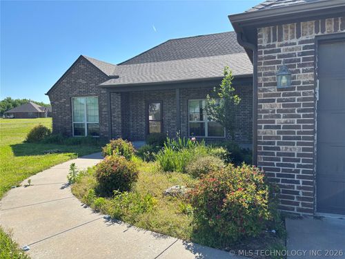 10 Ranch Acres Rd, Pryor, OK, 74361-5018 | Card Image