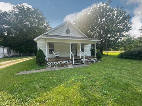 130 Post Oak Ave, Camden, TN, 38320-1315 | Card Image