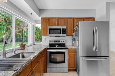 16425 Sw 75th Ave, House other with 3 bedrooms, 2 bathrooms and null parking in Palmetto Bay FL | Image 3