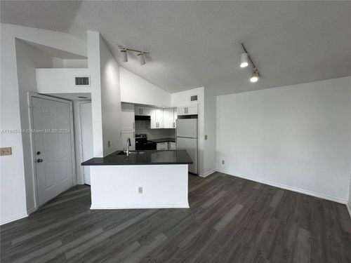 apt-2122-457 Vista Isles Dr, Plantation, FL, 33325-6156 | Card Image
