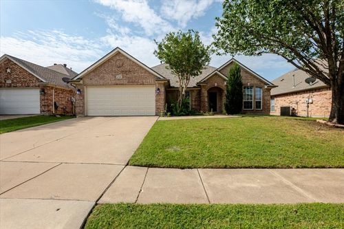 2720 Alpena Dr, Fort Worth, TX, 76131-2091 | Card Image