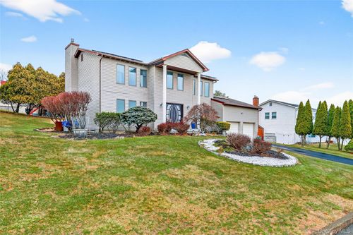 8 Lynch Ct, Garnerville, NY, 10923-1347 | Card Image