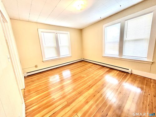 2r-1019 W Main St, Waterbury, CT, 06708-2655 | Card Image