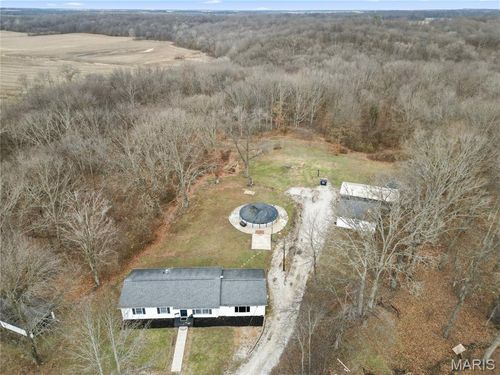 127 Murry St, Panama, IL, 62077-4451 | Card Image