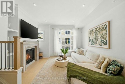 56-30 Lunar Cres, Mississauga, ON, L5M2R5 | Card Image