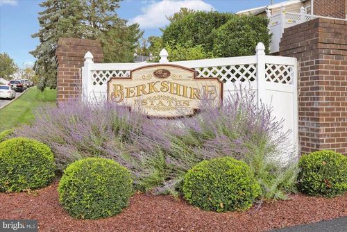 i-11-2900 State St, READING, PA, 19607 | Card Image