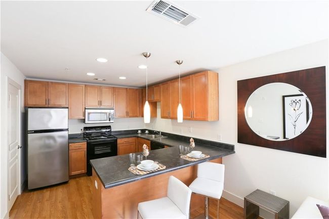 APT-119 - 711 W 32 Nd St, Condo with 1 bedrooms, 1 bathrooms and 1 parking in Austin TX | Image 4