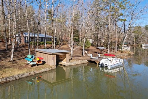 693 W Cove Dr, Mountain Rest, SC, 29664-9599 | Card Image