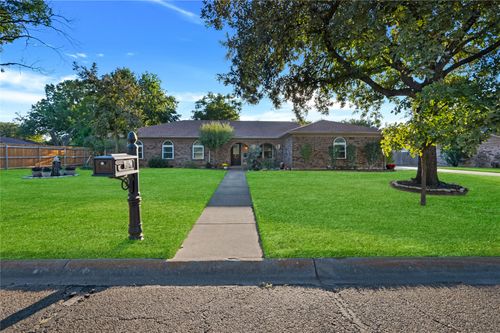 840 S Ridgeway Dr, Cleburne, TX, 76033-6144 | Card Image