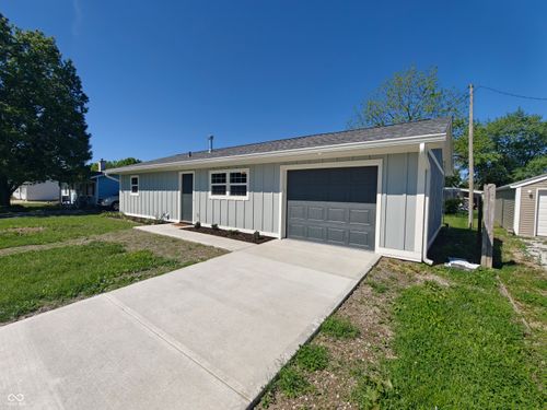 407 Eberhart Dr, Shelbyville, IN, 46176-2205 | Card Image
