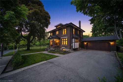 8 Abigail Avenue, Brantford, ON, N3R4R7 | Card Image