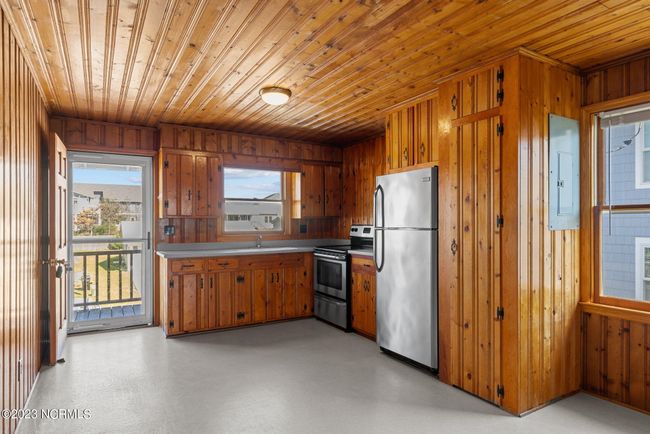 Front Upstairs Kitchen | Image 14