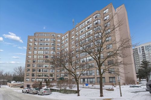 204-250 Davis Dr, Newmarket, ON, L3Y7T7 | Card Image