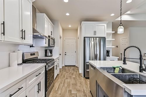 407 Green Meadows Dr, West Columbia, TX, 77486-9605 | Card Image