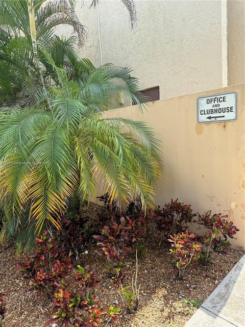apt-121w-8415 Sw 107th Ave, Miami, FL, 33173-4300 | Card Image