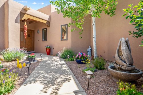 1665 Via Bosque, Santa Fe, NM, 87506-4506 | Card Image