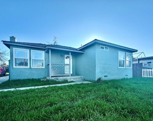 3020 E Hedges Ave, Fresno, CA, 93703-4009 | Card Image
