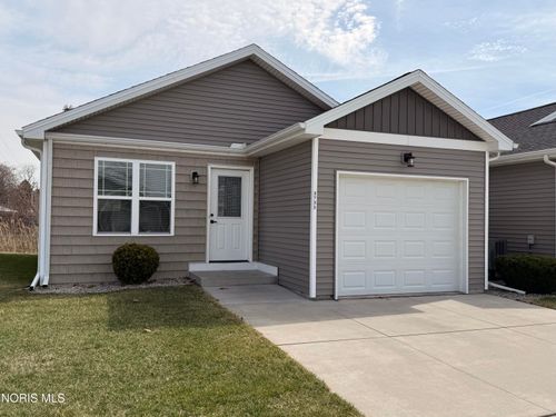 5733 Aurora Pl, Sylvania, OH, 43560-2577 | Card Image