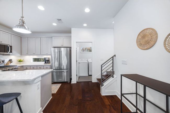 8 - 2703 Halcyon Dr, Condo with 3 bedrooms, 3 bathrooms and 2 parking in Austin TX | Image 25