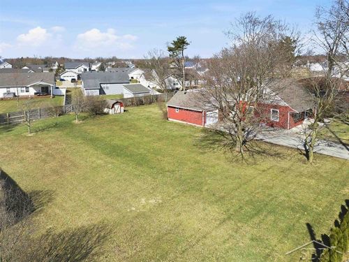 8081 Webster Rd, Freeland, MI, 48623-9026 | Card Image