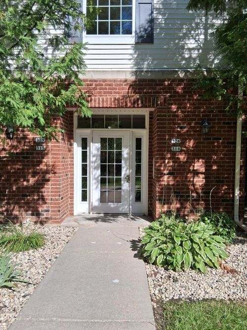 2030 Rainbow Lake Ln, West Bend, WI, 53090-2906 | Card Image