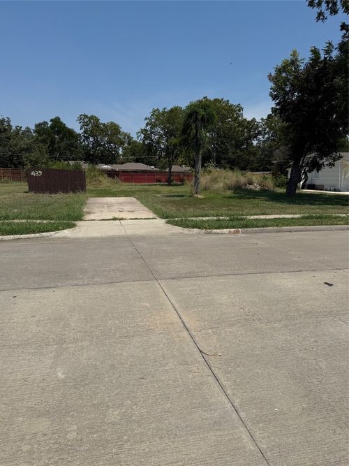 439 Pittman St, Richardson, TX, 75081-4249 | Card Image