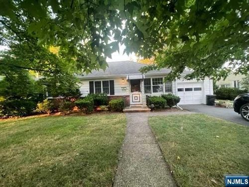 75 Delmar Ave, Glen Rock, NJ, 07452-3029 | Card Image