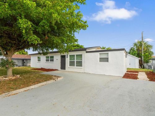 664 Nw 21st St, Pompano Beach, FL, 33060-4817 | Card Image
