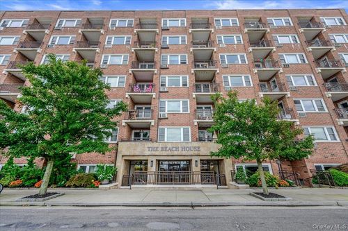 4g-740 E Broadway, Long Beach, NY, 11561 | Card Image