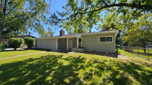 715 W Jefferson St, Kouts, IN, 46347-9598 | Card Image