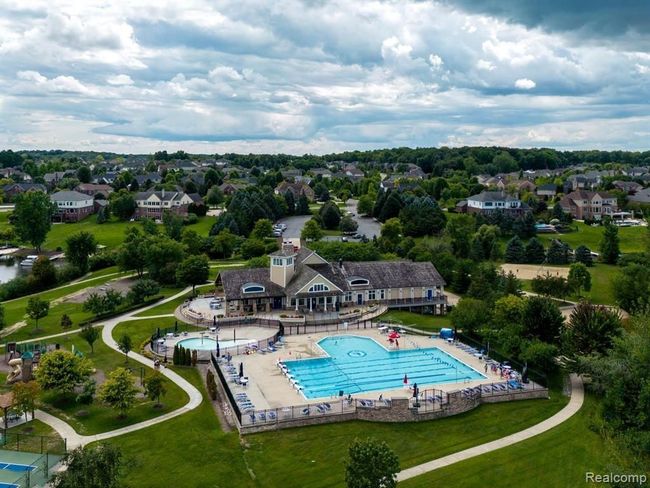 49935 Blackberry Trl, Condo with 3 bedrooms, 3 bathrooms and null parking in Novi MI | Image 35