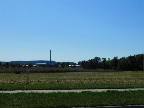 2306 Julia Circle Circle, PRAIRIE DU CHIEN, WI, 53821 | Card Image