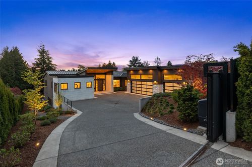 1421 88th Ave Ne, Clyde Hill, WA, 98004-3330 | Card Image