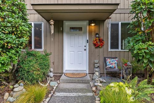 apt-m102-6111 N 16th St, Tacoma, WA, 98406-2415 | Card Image